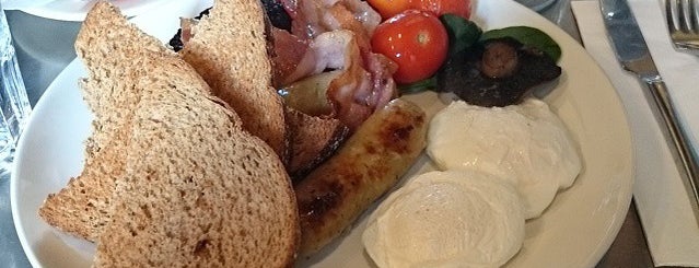 Circle Café is one of Breakfast in Edinburgh.