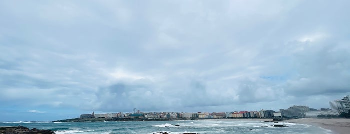 Praia de Riazor is one of A Coruña.