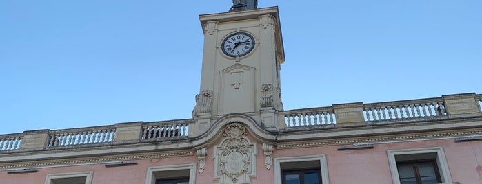 Ayuntamiento de Alcalá de Henares is one of TRABAJO.