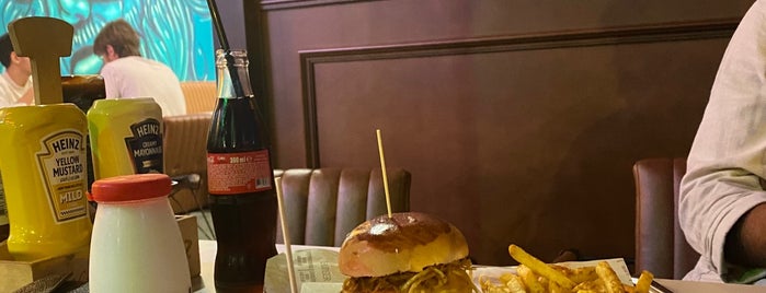 Vintage Burger is one of İstanbul.