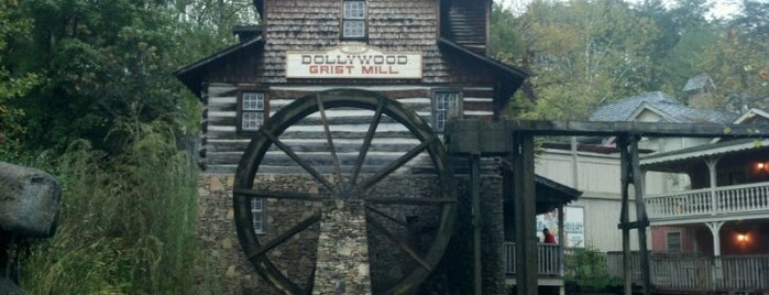 Dollywood is one of American Bucket List.