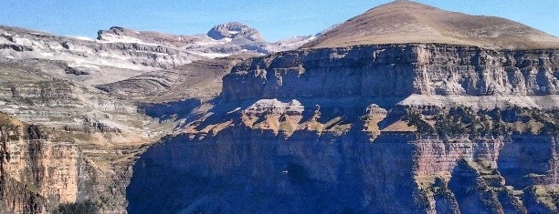 Miradores De Ordesa is one of Ver el Quebrantahuesos (Pirineos, Huesca).