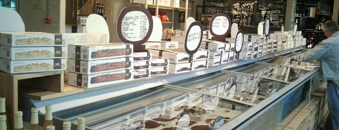 Bindi Dessert - Spaccio Aziendale is one of Lugares favoritos de Mirko.