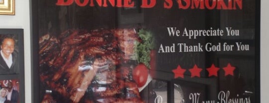 Bonnie B's Smokin' Barbeque Heaven is one of Johnさんのお気に入りスポット.