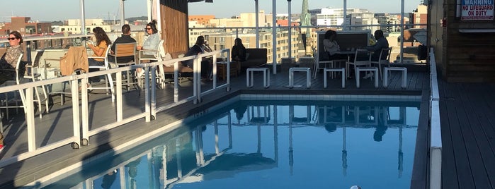 DNV Rooftop Lounge is one of Dubbers in DC.