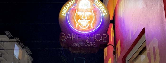 Fireman Derek's Bake Shop & Cafe is one of Tempat yang Disukai NataschaOS.