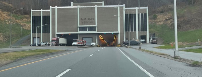 East River Mountain Tunnel is one of FL-WV.