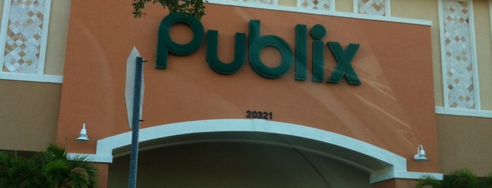 Publix is one of Locais curtidos por Claudio.