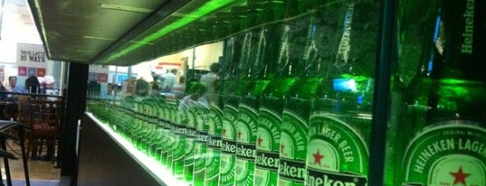 Heineken Lounge is one of Lugares favoritos de Ankur.