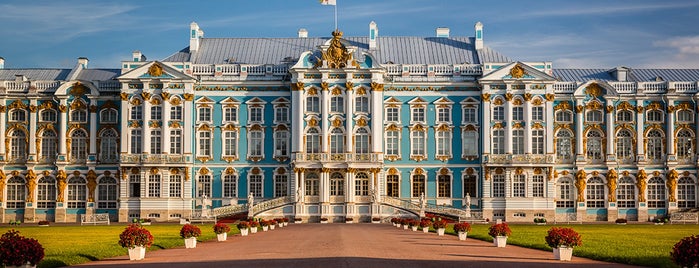 The Catherine Palace is one of СПБ.