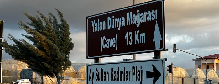 Yalan Dünya Mağarası is one of Alanya.