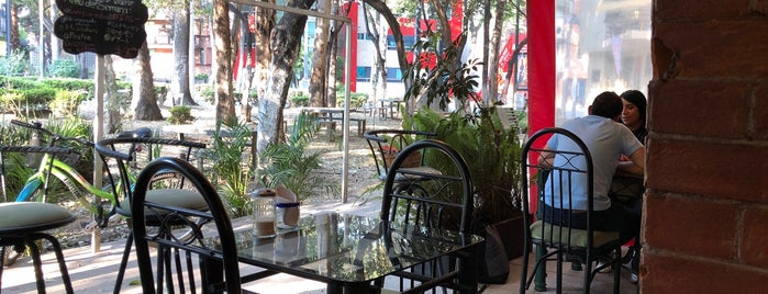 Café Amano is one of Menos de $200 💰.
