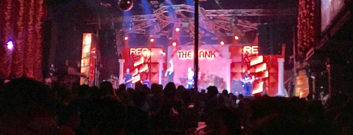 The Bank Pub is one of Concert Tour.