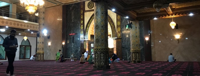 Masjid Agung An Nuur is one of Wisata Religi.