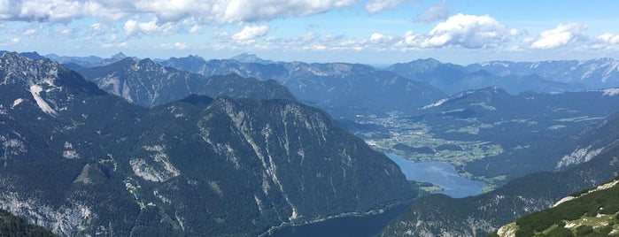 Krippenstein (2109 m) is one of Rakousko.