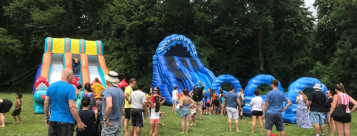 Cresskill Soccer Field is one of Tempat yang Disukai Linda.