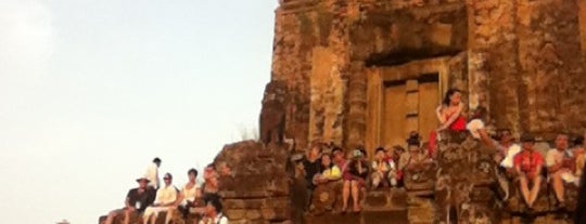 Pre Rup is one of Cambodia top things to do.