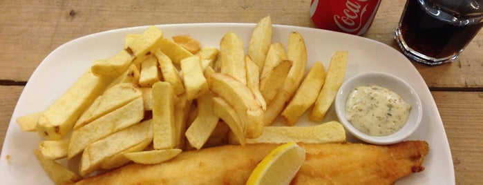 WP Fish X Chips is one of Lugares favoritos de Tim.