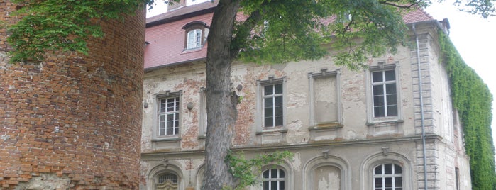Schloss Zichow is one of Tempat yang Disimpan Architekt Robert Viktor Scholz.
