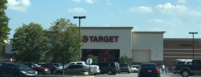Target is one of สถานที่ที่ Becky Wilson ถูกใจ.