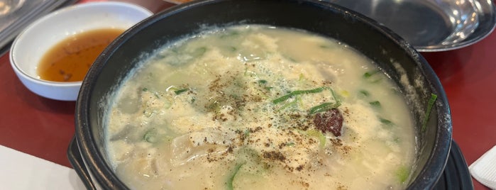 명가원 is one of Goyang-si 고양시.