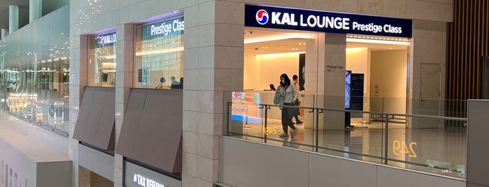 Korean Air Prestige Class Lounge - West is one of Orte, die Ricardo gefallen.