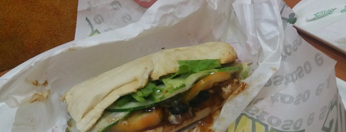 Subway is one of Meus lugares :3.