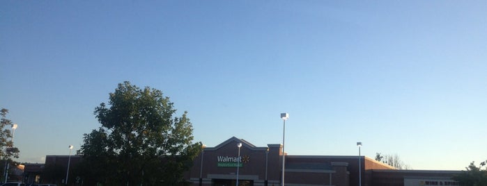 Walmart Neighborhood Market is one of สถานที่ที่ Cheri ถูกใจ.