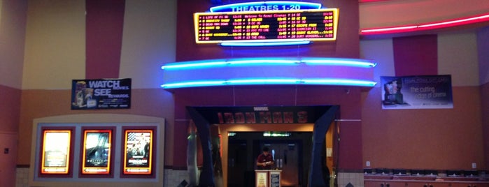 Regal Cinemas Countryside 20 is one of Tempat yang Disukai Thomas.