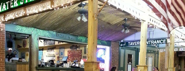 The Water Street Tavern & Key West Patio Bar is one of Posti che sono piaciuti a Jeff.