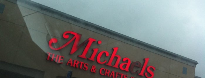 Michaels is one of Lugares favoritos de Lisa.
