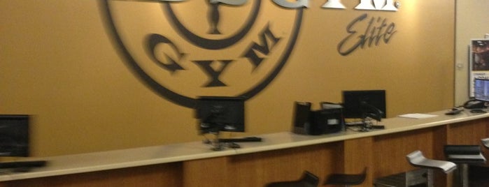 Gold's Gym Phoenix (Downtown) is one of Lieux qui ont plu à Anthony.