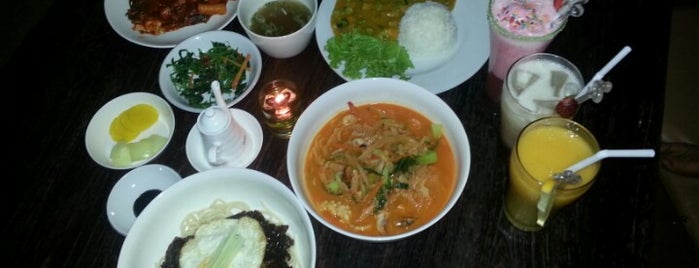 Dae Jang Geum Korean Restaurant is one of Tempat yang Disukai Ammyta.