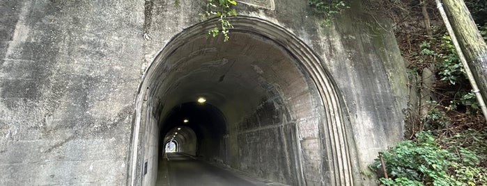小坪隧道 is one of 小坪界隈のトンネル.