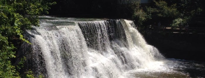 Chagrin Falls Popcorn Shop is one of สถานที่ที่ Eugene ถูกใจ.