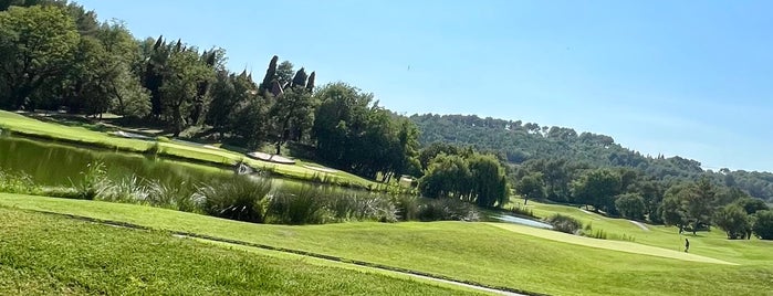 Golf Saint Donat is one of Nice - Côte d'Azur.