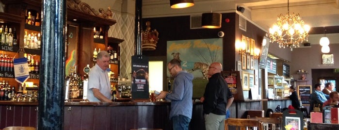 Crown & Sceptre is one of Shepherd's Bush Drinks.