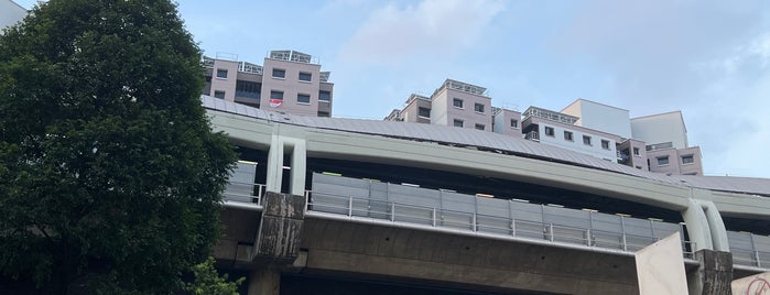 Pioneer MRT Station (EW28) is one of 美食天堂.
