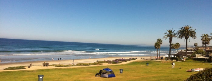 Del Mar Beach is one of Tempat yang Disukai Barry.