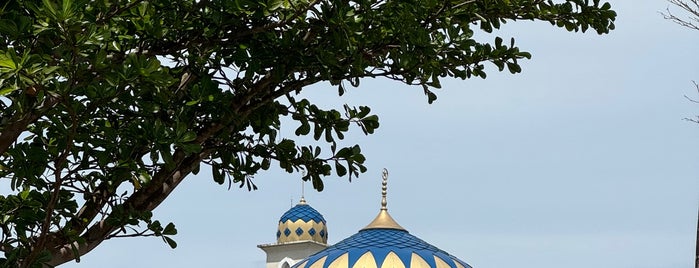 Masjid Talhah Bin Ubaidillah is one of Masjid & Surau.