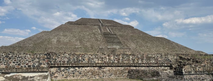 Pirámide de la Luna is one of CDMX.