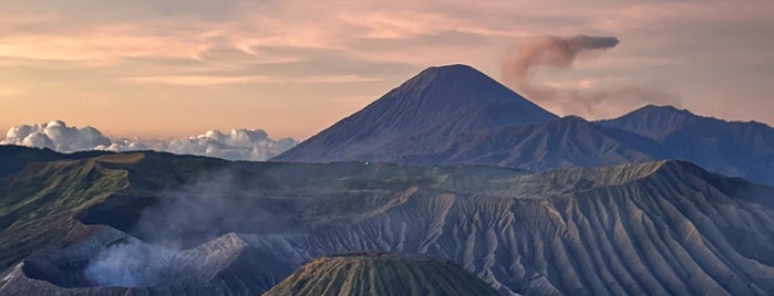 Bromo Sunrise View Point is one of Jawa. Bromo.