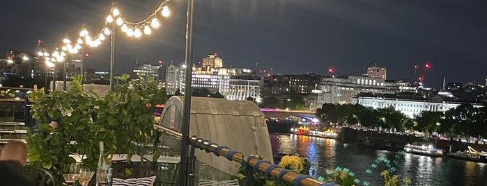 Oxo Tower Bar is one of London 🍸🍹🥂.