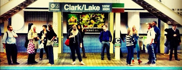 CTA - Clark/Lake is one of Tempat yang Disukai Knick.