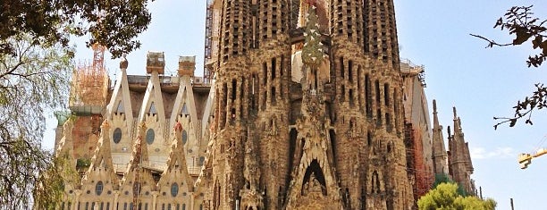 Plaça de Gaudí is one of Friends Modernots.