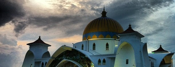 Masjid Selat Melaka is one of Best Places ;).