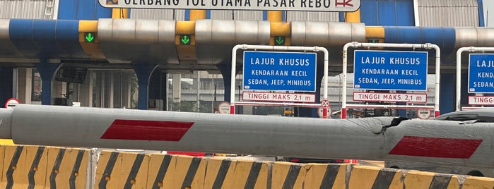 Gerbang Tol Pasar Rebo is one of Toll Gates Rest Area.