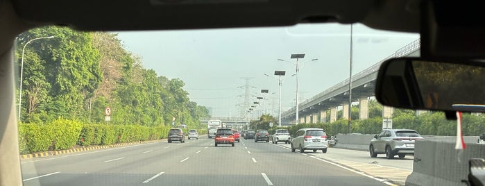 Gerbang Tol Cililitan is one of High Way / Road in Jakarta.