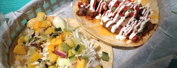 White Duck Taco Downtown is one of Alexさんの保存済みスポット.