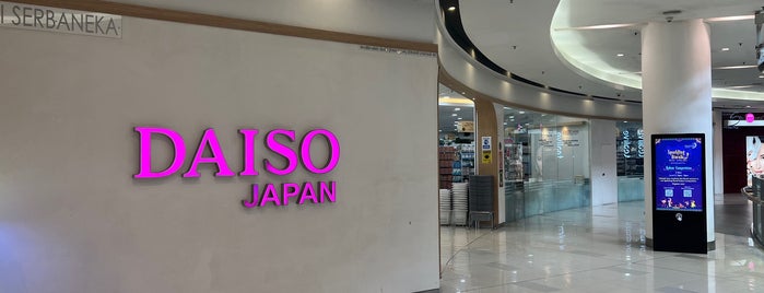 Daiso is one of paradigm.